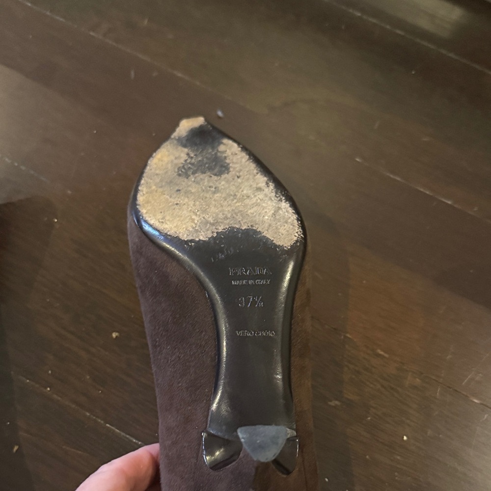 Prada Women's Dark Brown Chain Detail Heels
Authentic - Picture 4 of 7